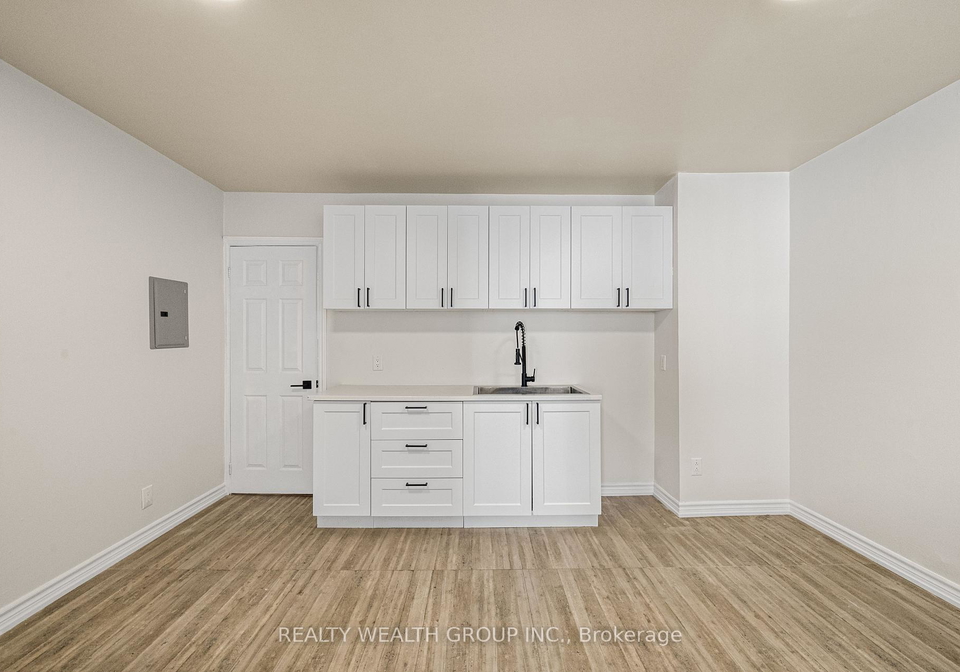 566-queen-street-w-toronto-ontario-c12999220