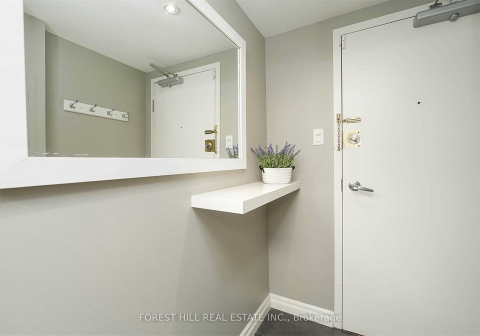 117yonge-street-toronto-ontario-c12999224