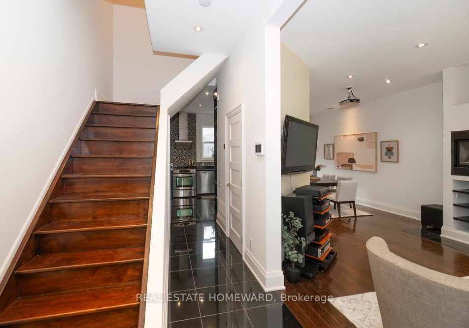 136-spruce-street-toronto-ontario-c12999310