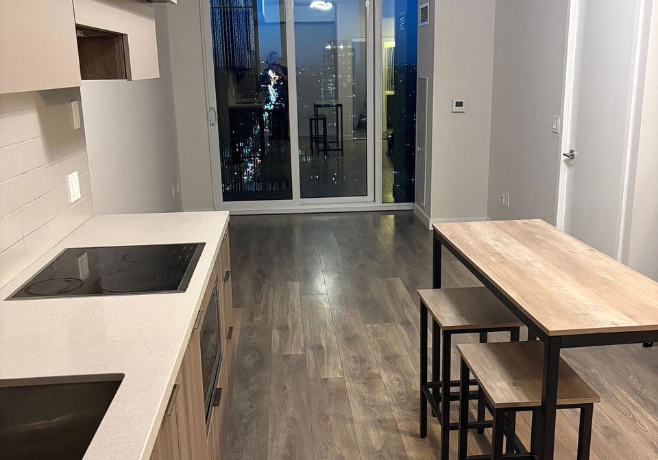 8-e-eglinton-avenue-e-toronto-ontario-c12999442