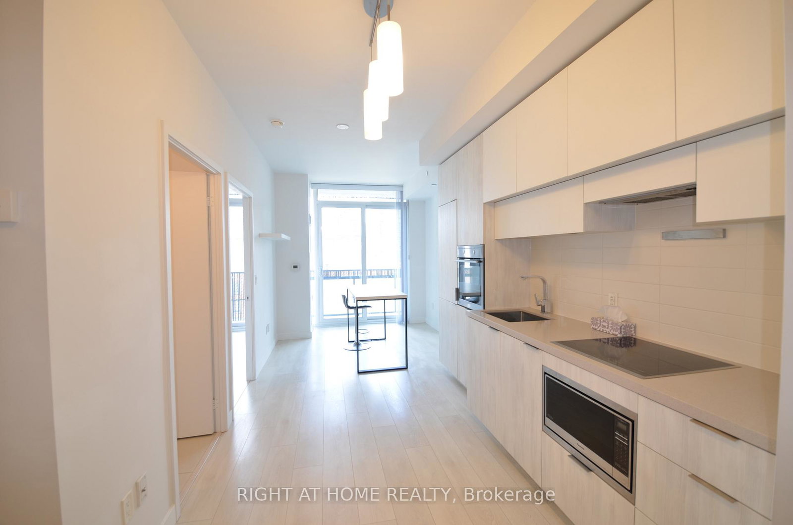 8-eglinton-avenue-e-toronto-ontario-c12999484