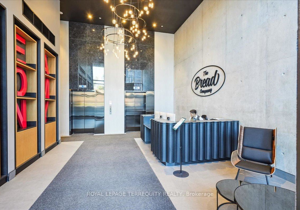 195-mccaul-street-toronto-ontario-c12999840