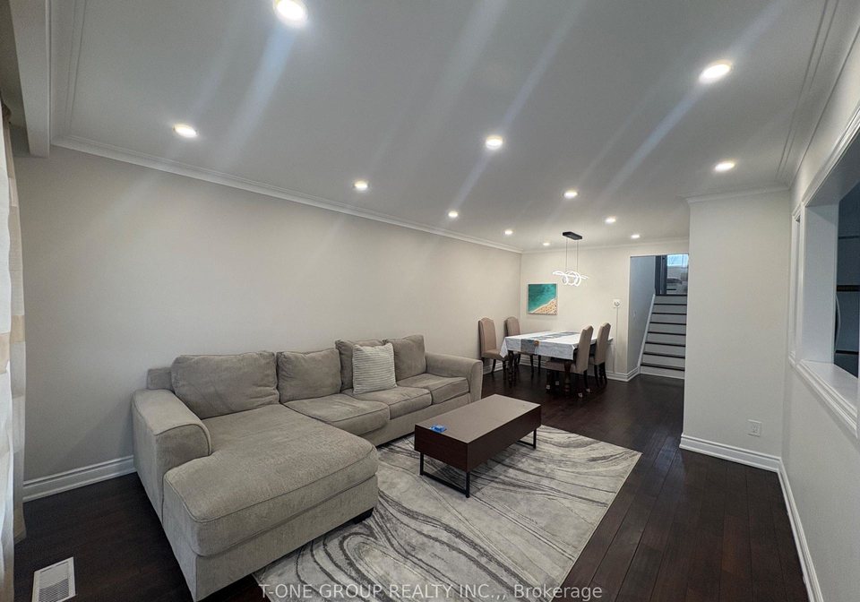 108-bowhill-crescent-north-york-ontario-c13000070