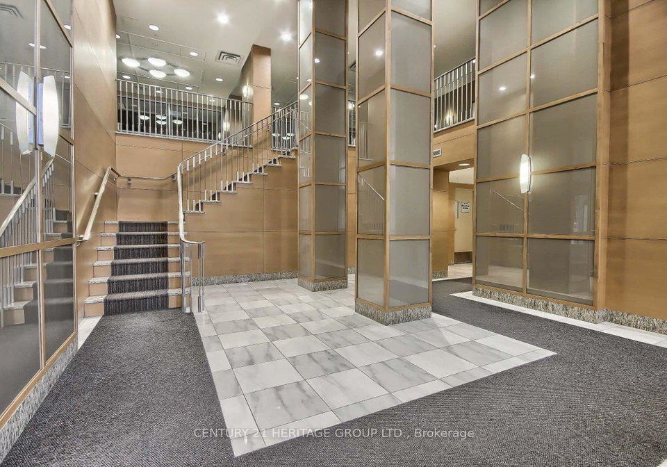 4978-yonge-street-toronto-ontario-c13000226