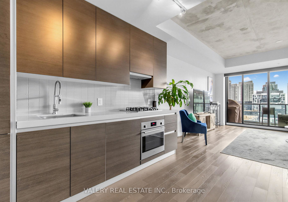 629-king-street-w-toronto-ontario-c13000250