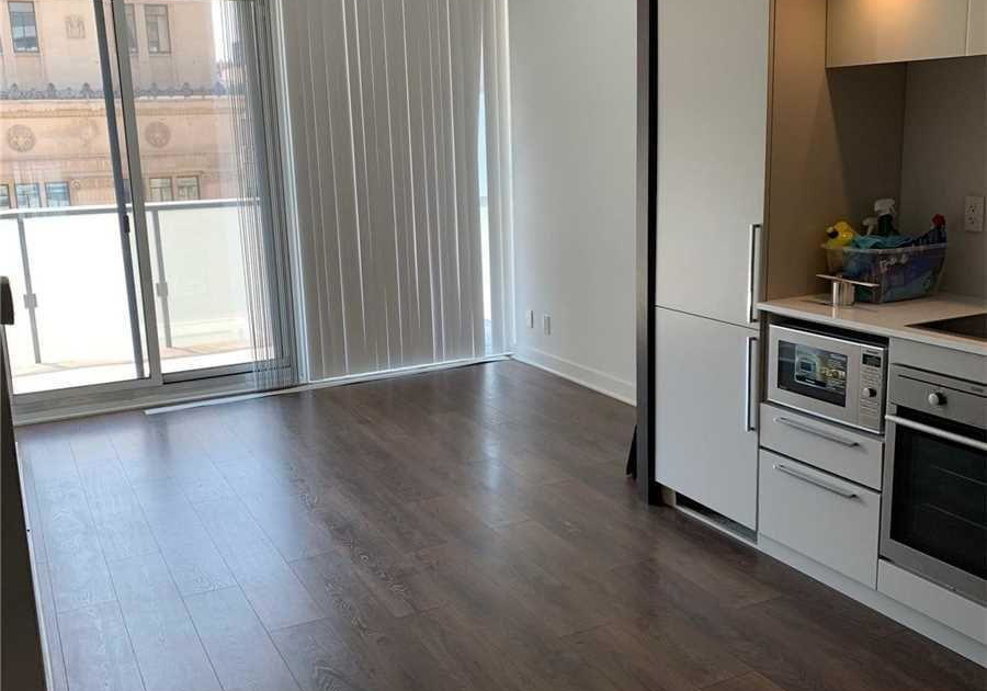 15-grenville-street-toronto-ontario-c13000294