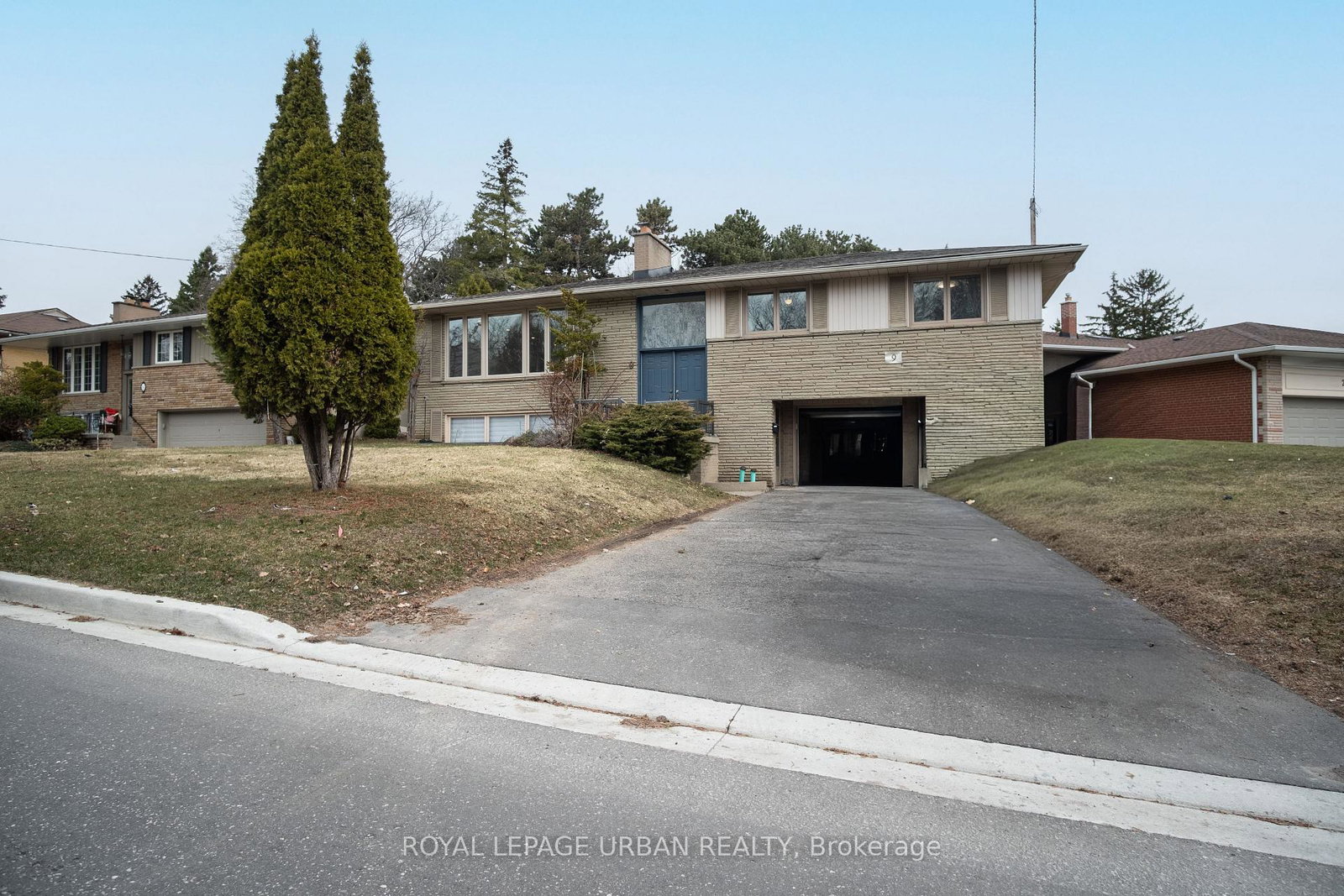 9-page-avenue-north-york-ontario-c13000394