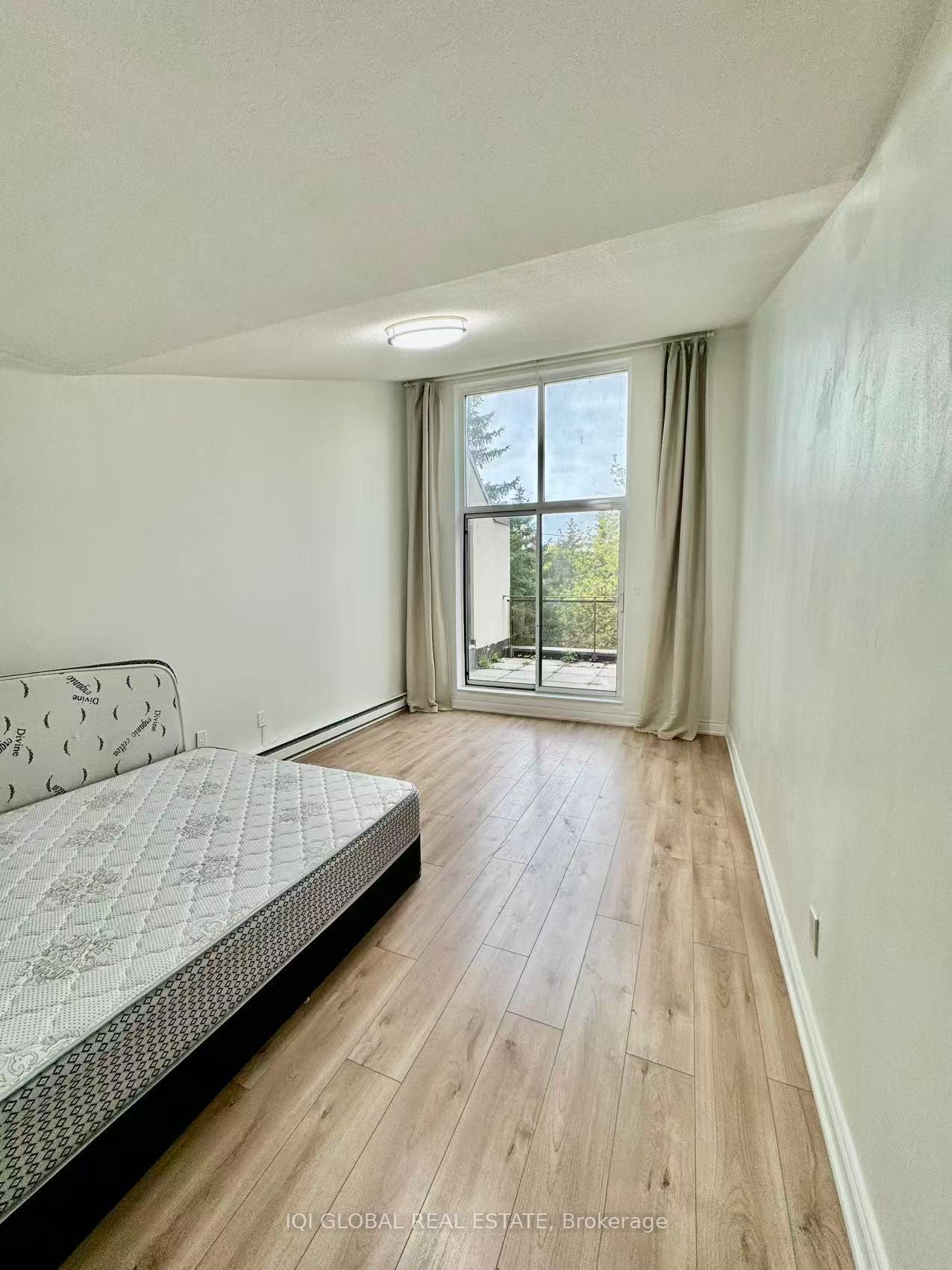 25-pebble-byway-north-york-ontario-c13000462