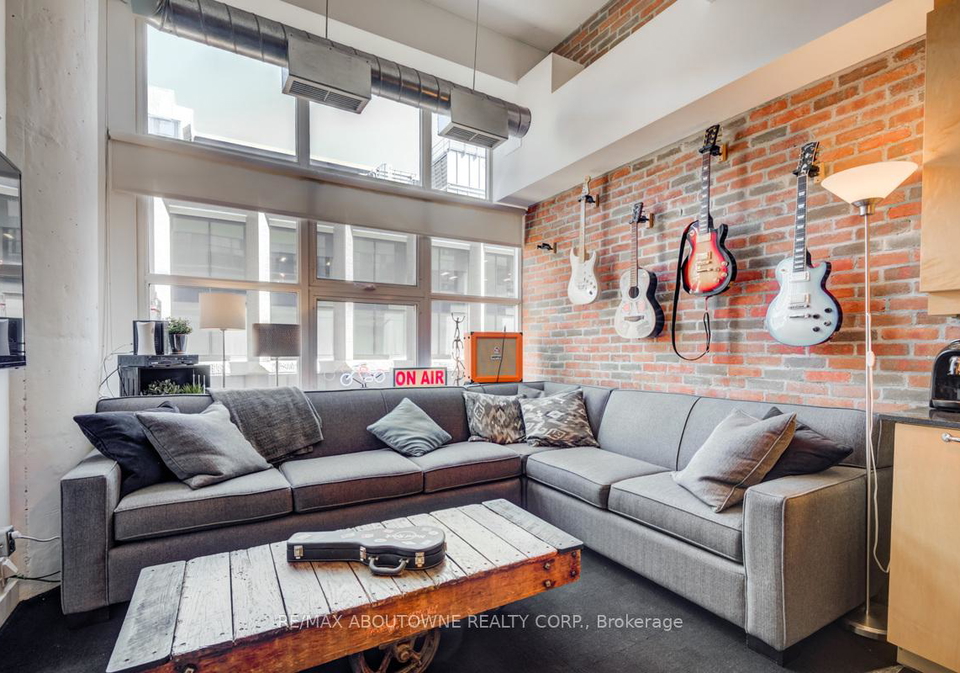 155-dalhousie-street-toronto-ontario-c13000464