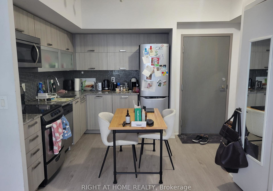 36-lisgar-street-toronto-ontario-c13000552