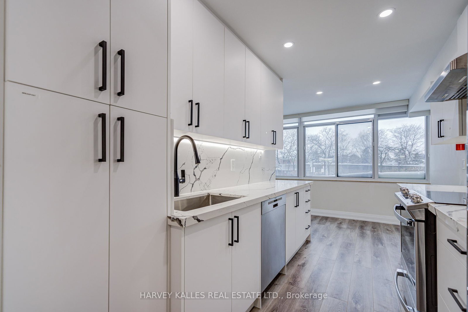 3000-bathurst-street-toronto-ontario-c13000626