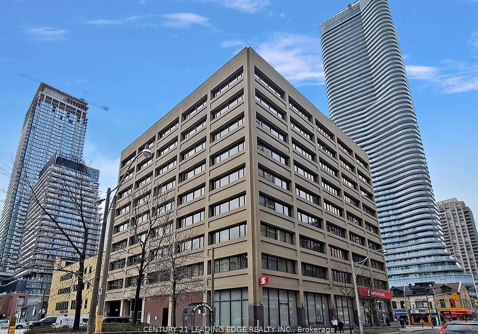 555-yonge-street-toronto-ontario-c13000650