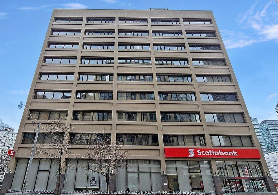 555-yonge-street-toronto-ontario-c13000650