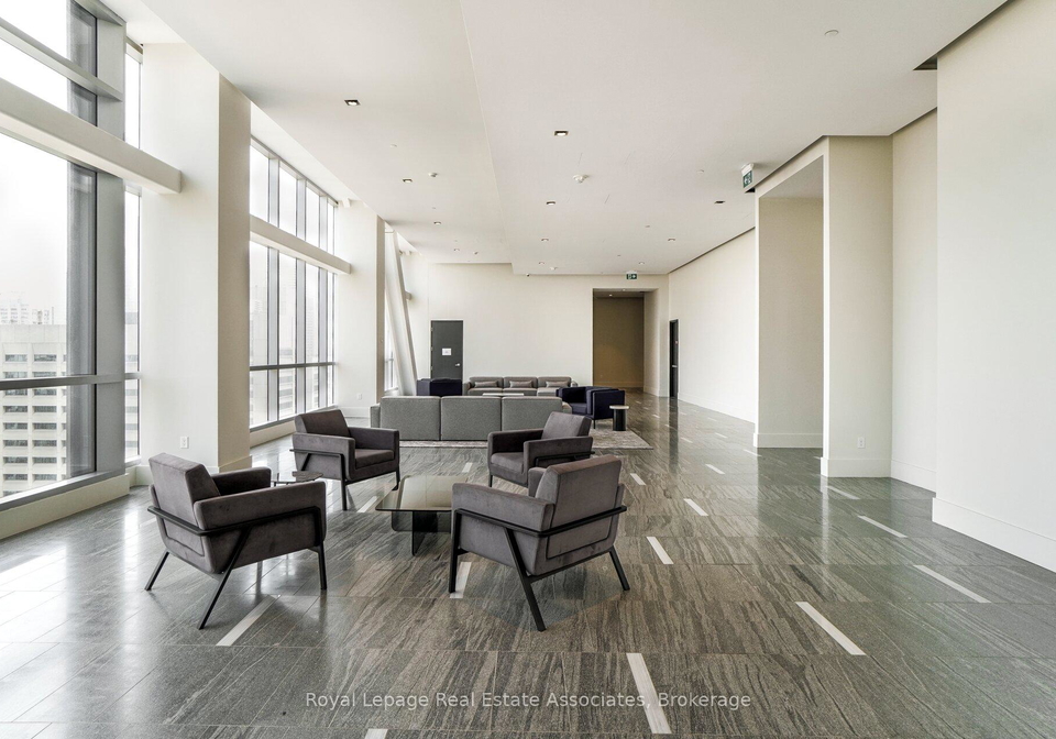 488-university-avenue-toronto-ontario-c13000770