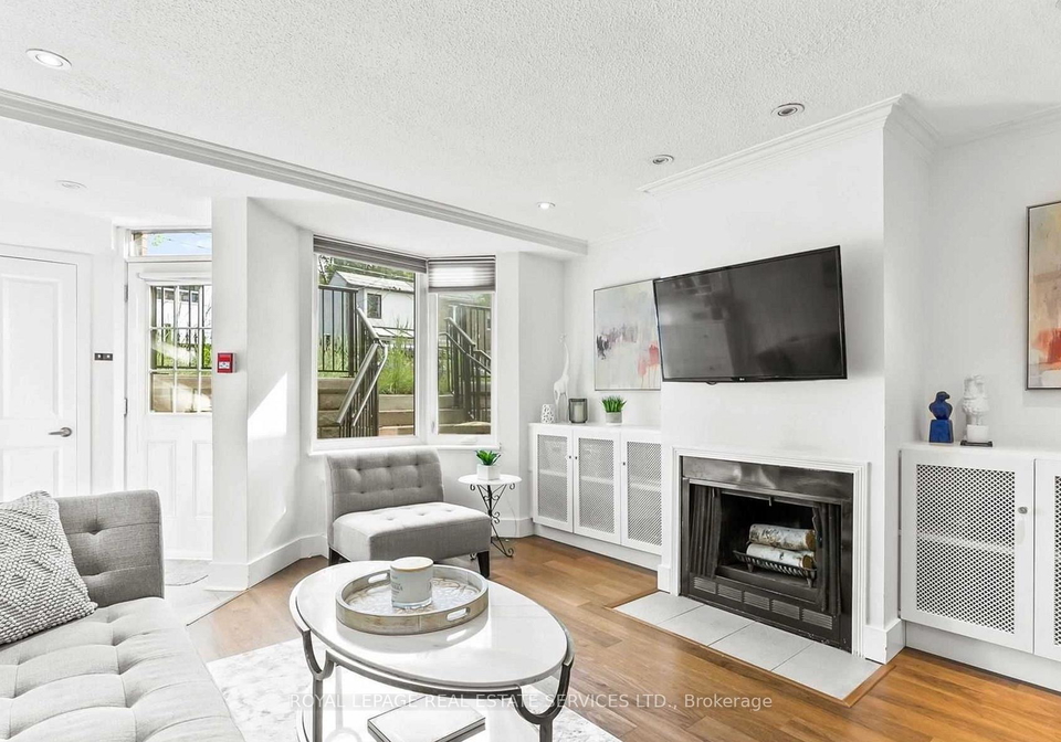 578a-wellington-street-toronto-ontario-c13000806