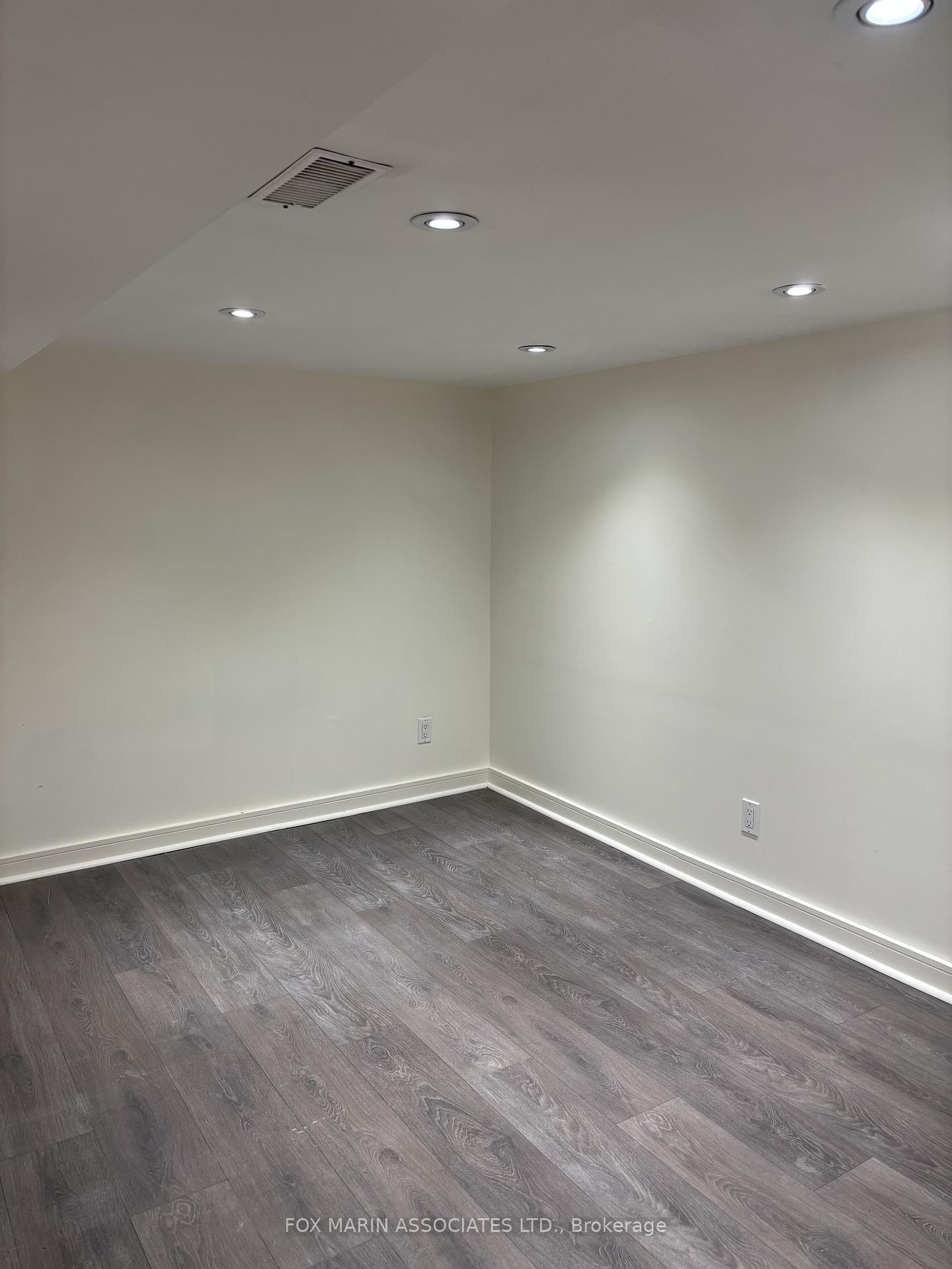 16-montrose-avenue-toronto-ontario-c13000812