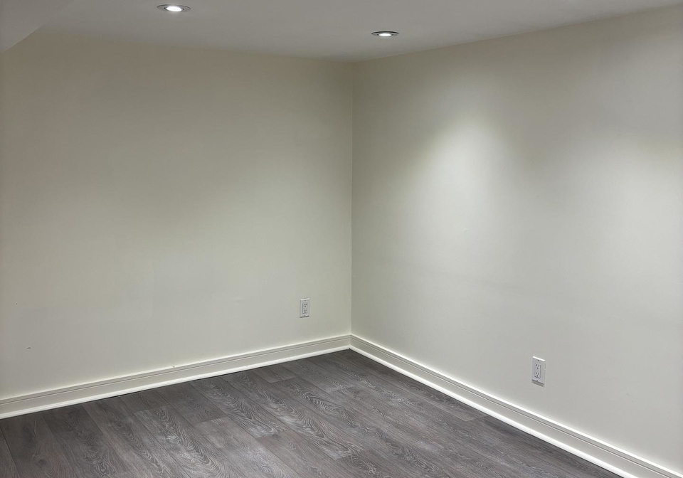 16-montrose-avenue-toronto-ontario-c13000812