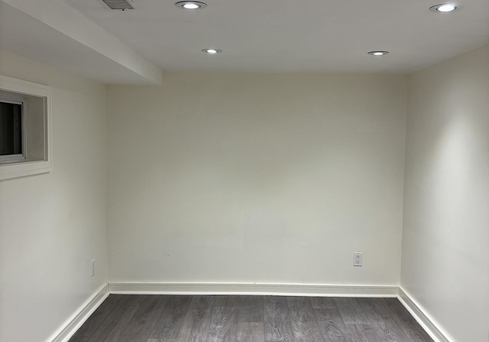 16-montrose-avenue-toronto-ontario-c13000812