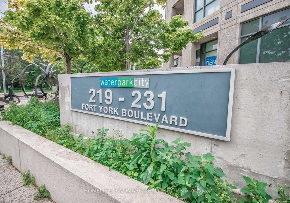 219-fort-york-boulevard-toronto-ontario-c13000954