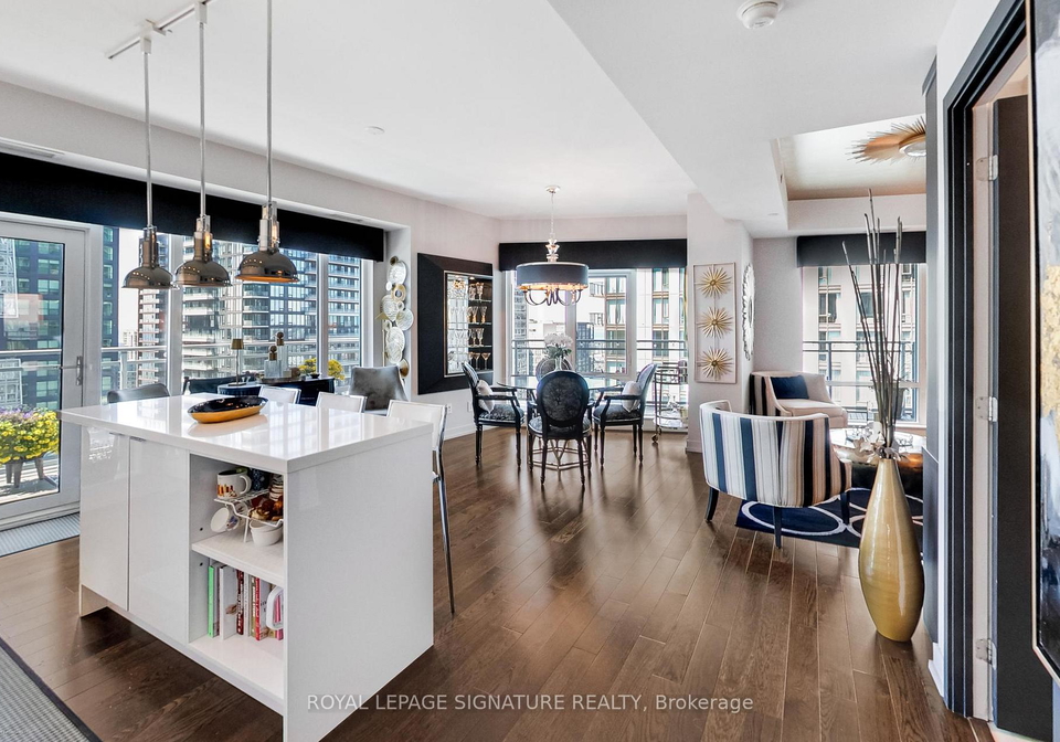 21-widmer-street-toronto-ontario-c13001228