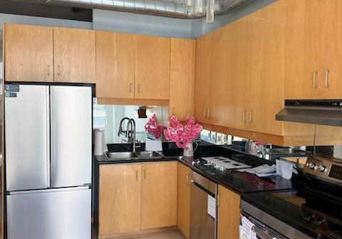188-eglinton-avenue-e-toronto-ontario-c13001310