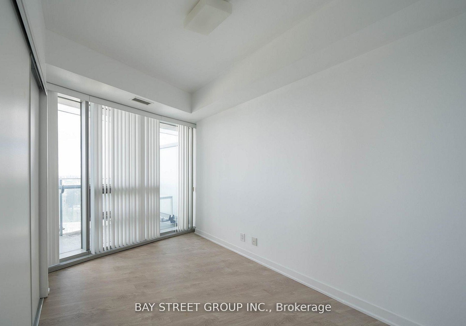 12-york-street-toronto-ontario-c13001378