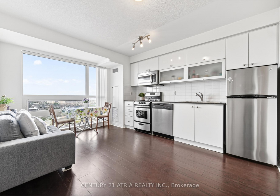 2015-sheppard-avenue-e-north-york-ontario-c13001634