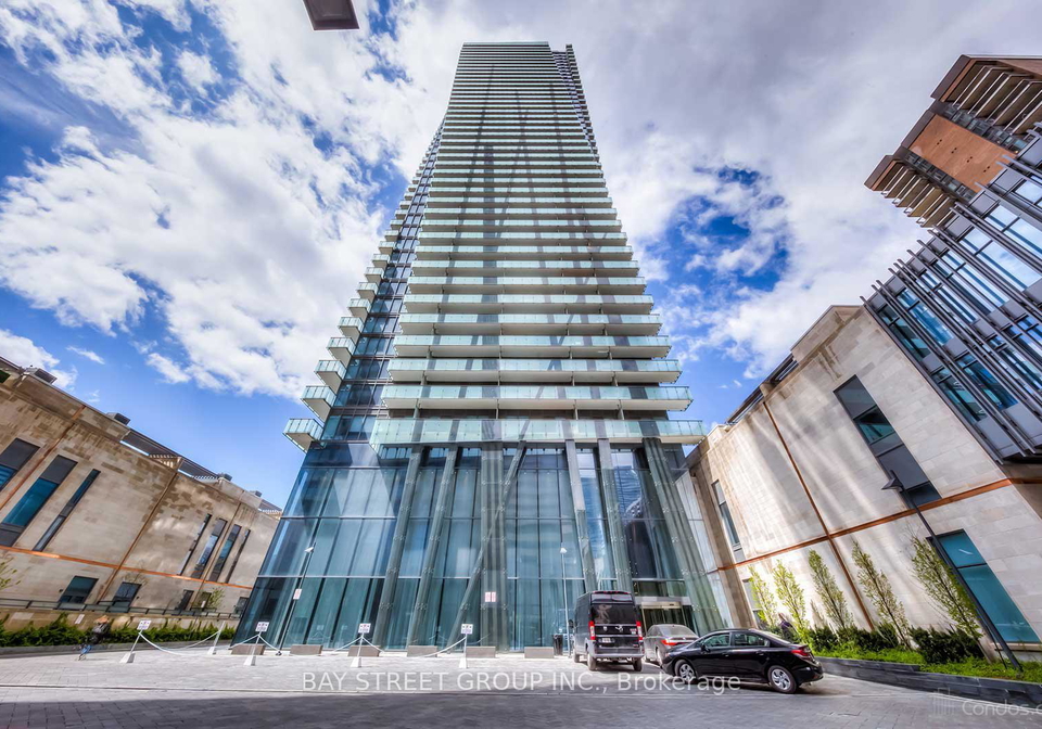 1080-bay-street-toronto-ontario-c13001762