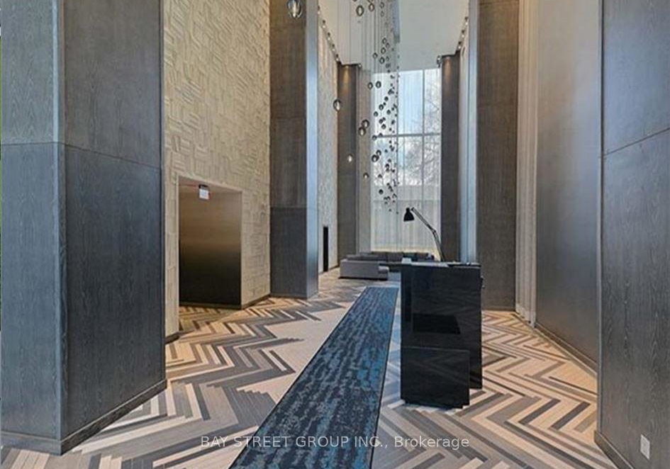 1080-bay-street-toronto-ontario-c13001762