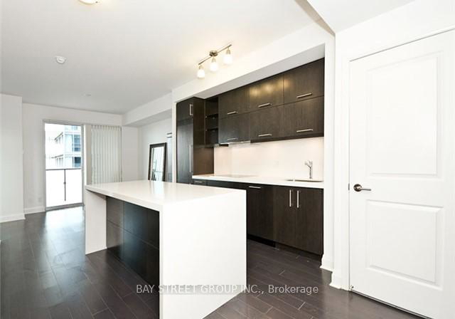 1080-bay-street-toronto-ontario-c13001762