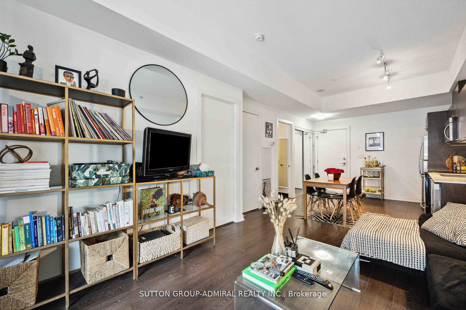 20-bruyeres-mews-toronto-ontario-c13001788