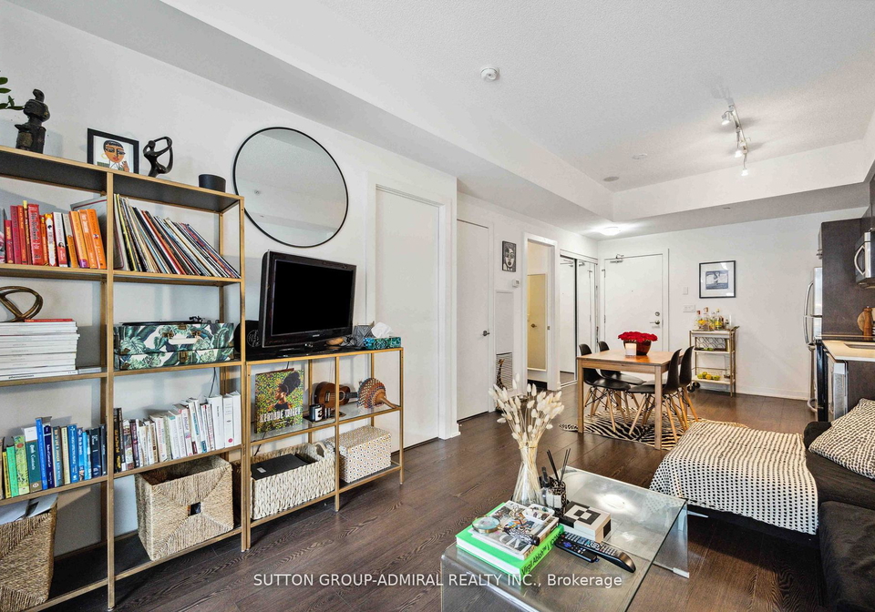 20-bruyeres-mews-toronto-ontario-c13001788
