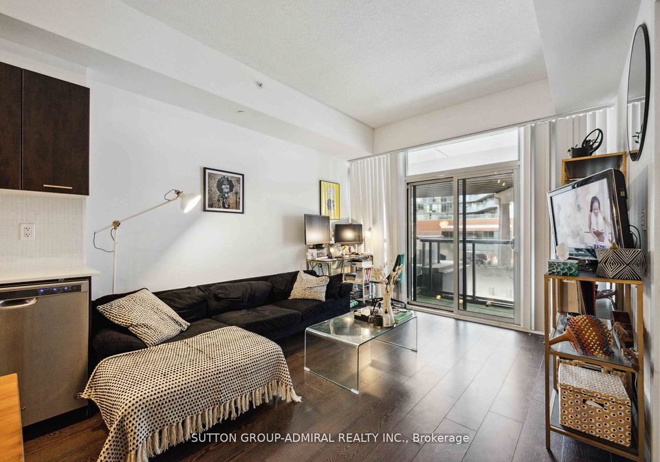 20-bruyeres-mews-toronto-ontario-c13001788