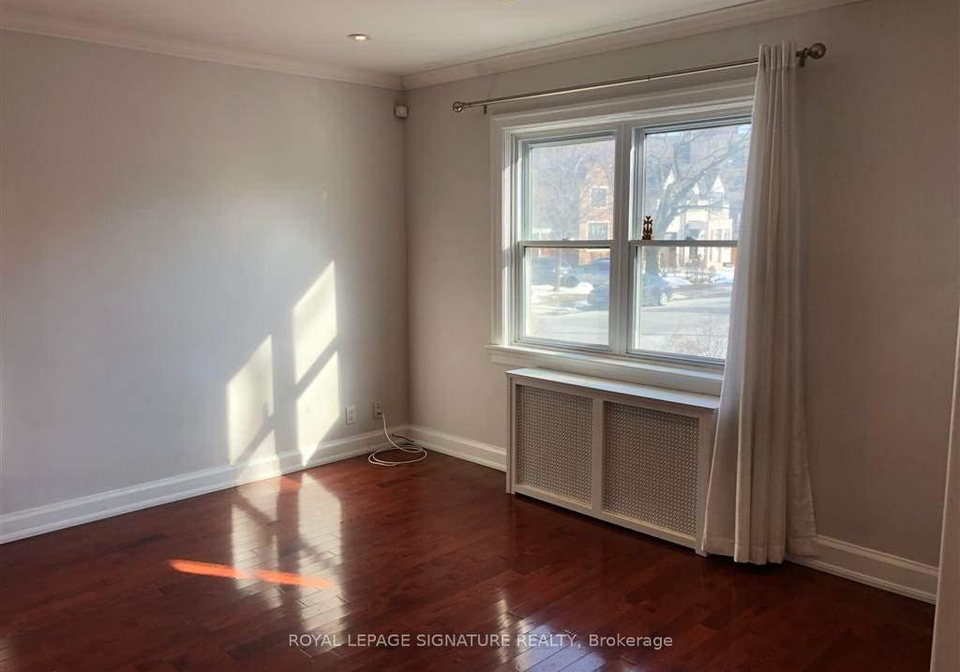 40-crofton-road-east-york-ontario-c13001814