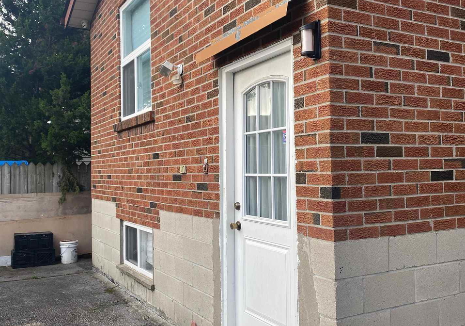 169-westmount-avenue-toronto-ontario-c13001832