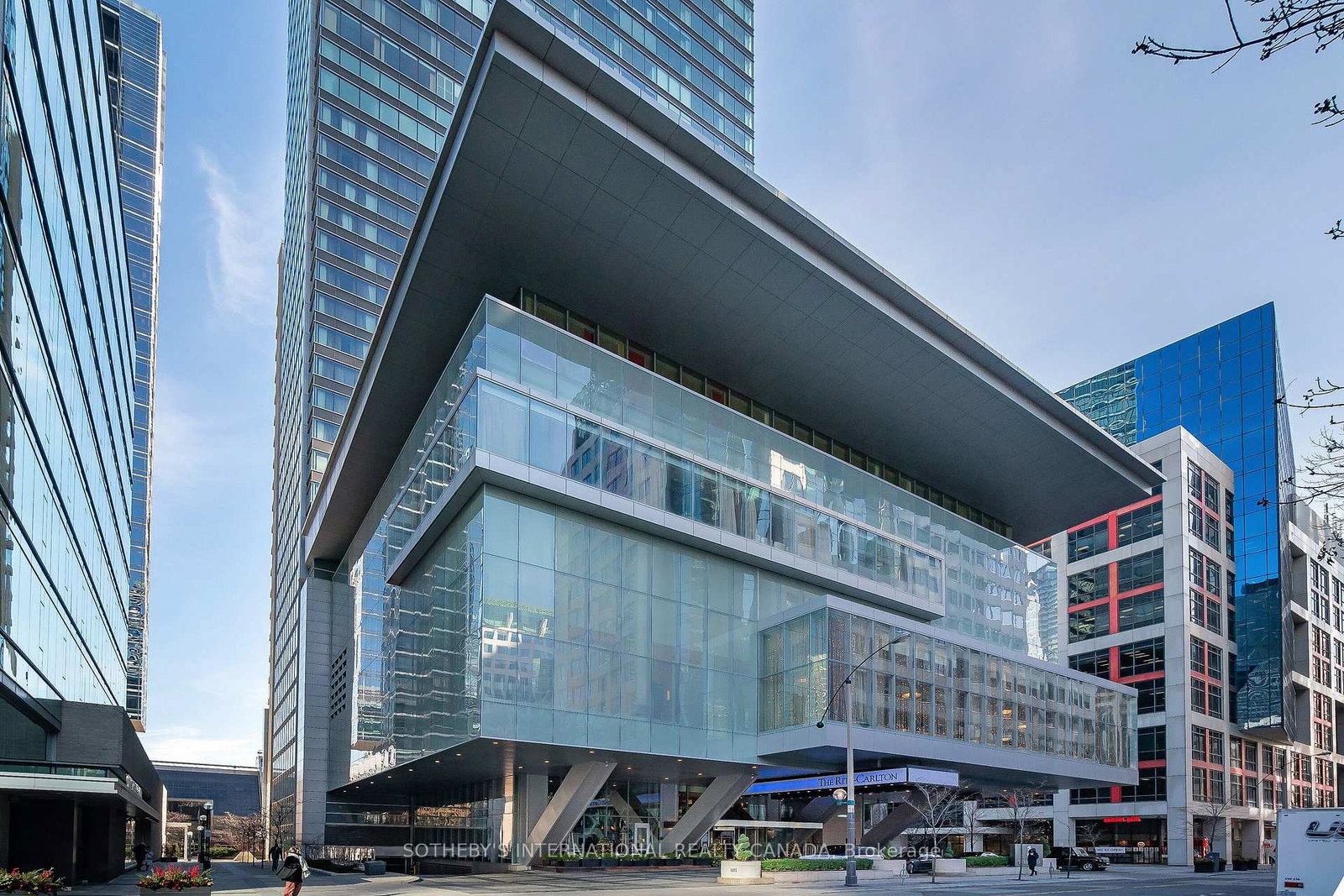 183-wellington-street-w-toronto-ontario-c13002074