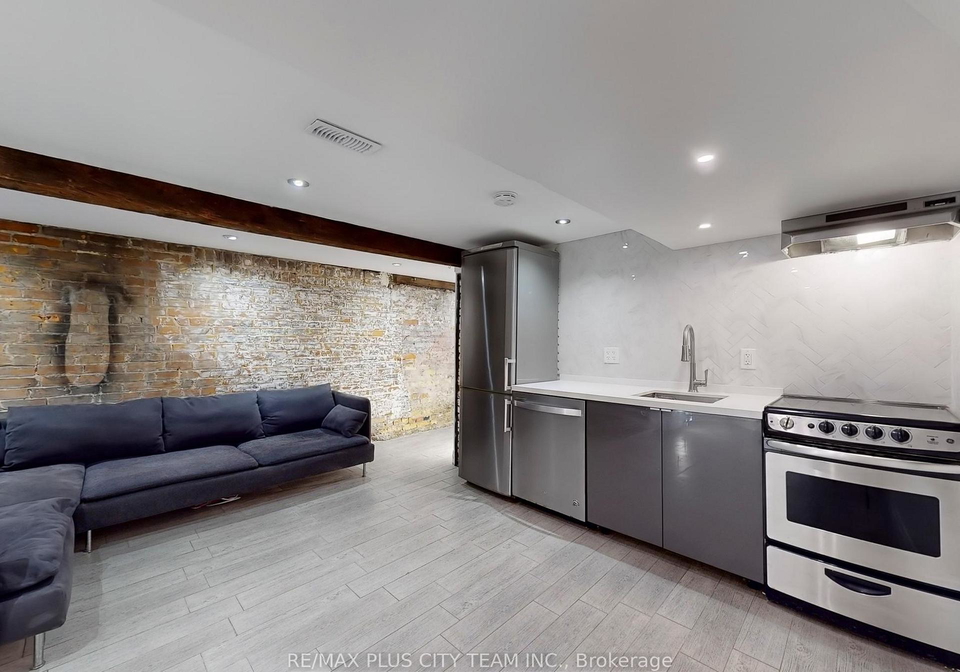 153-niagara-street-toronto-ontario-c13002106