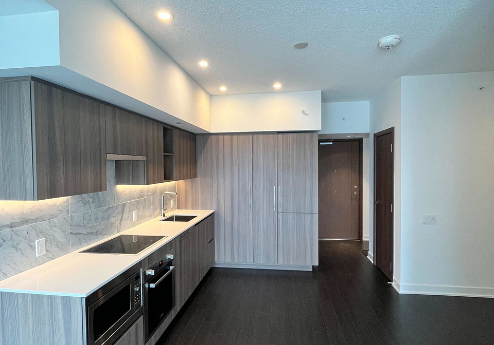 19-bathurst-street-toronto-ontario-c13002604