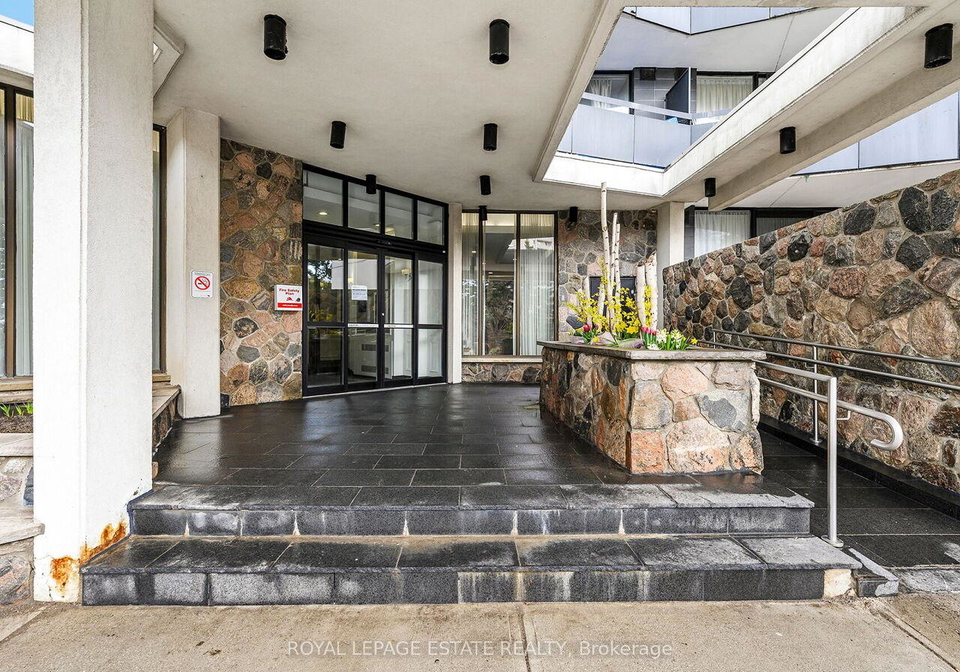 75-graydon-hall-manor-north-york-ontario-c13002618