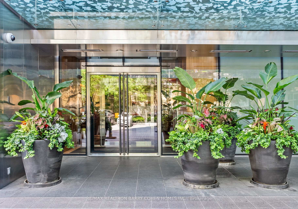 50-yorkville-avenue-toronto-ontario-c13002736