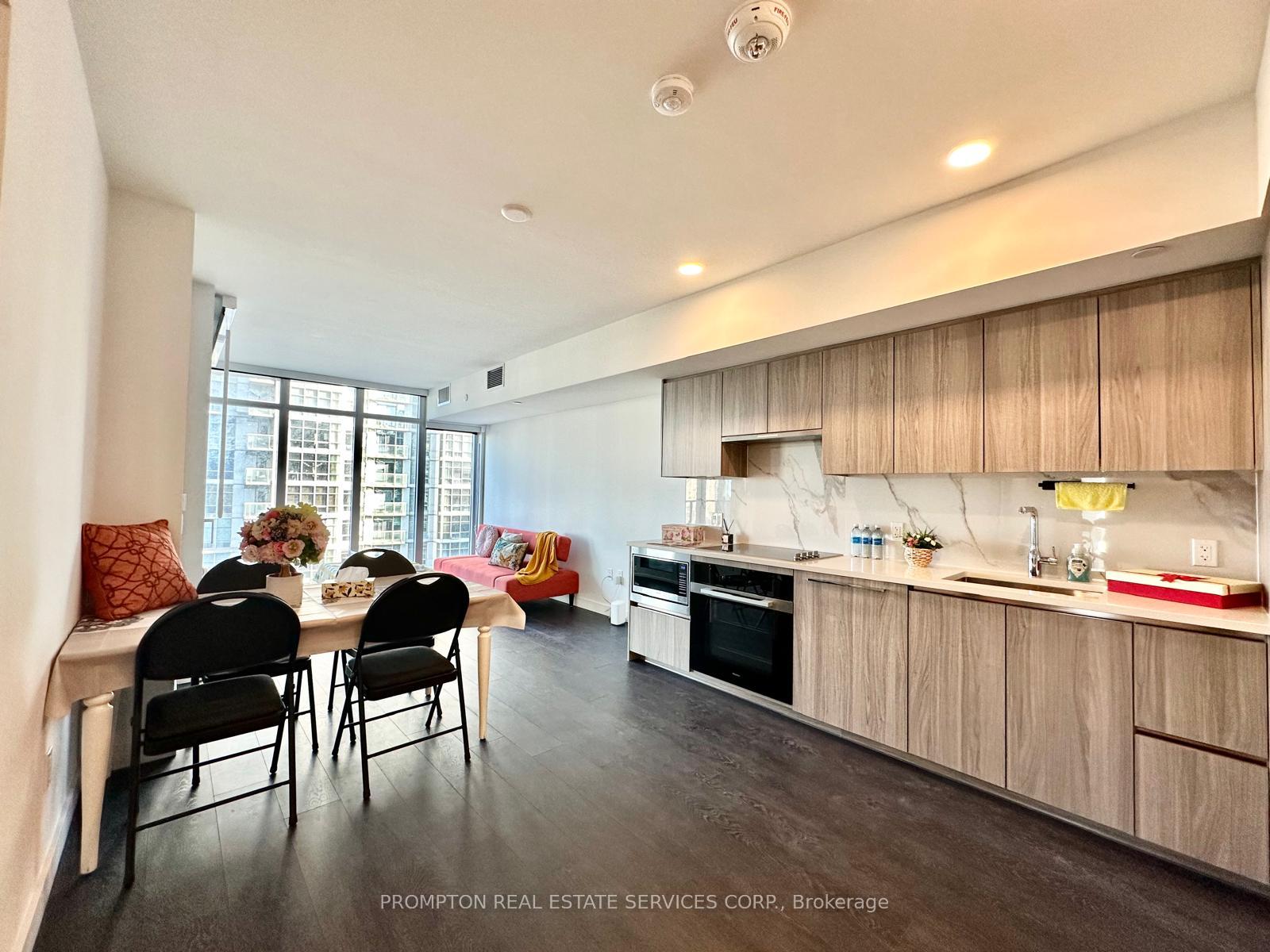 1-concord-cityplace-way-toronto-ontario-c13002772