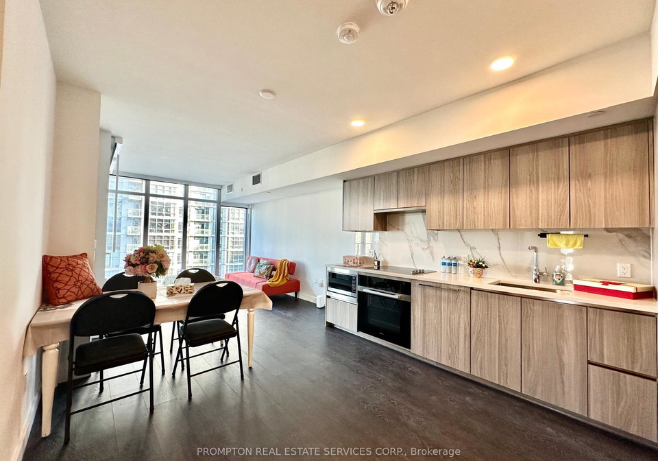1-concord-cityplace-way-toronto-ontario-c13002772