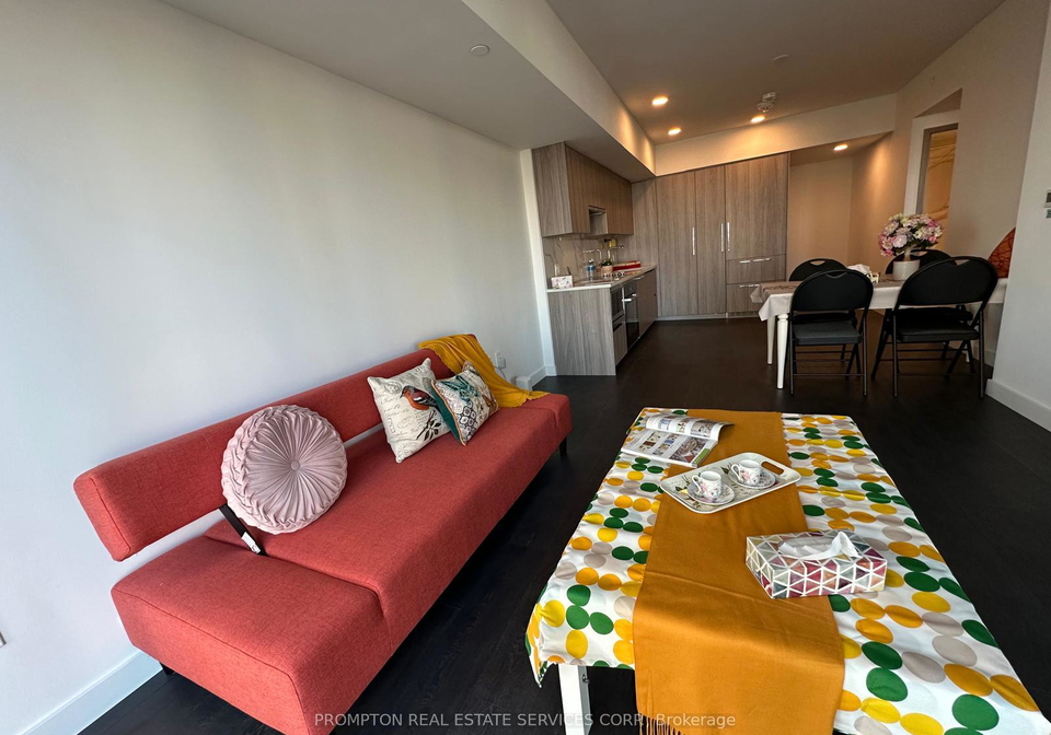 1-concord-cityplace-way-toronto-ontario-c13002772