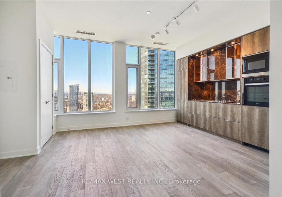 11-yorkville-avenue-toronto-ontario-c13002814