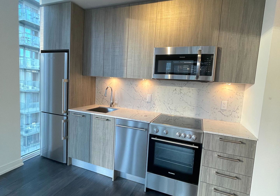 28-wellesley-street-e-toronto-ontario-c13002884