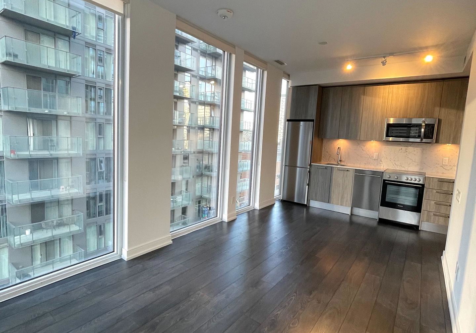 28-wellesley-street-e-toronto-ontario-c13002884