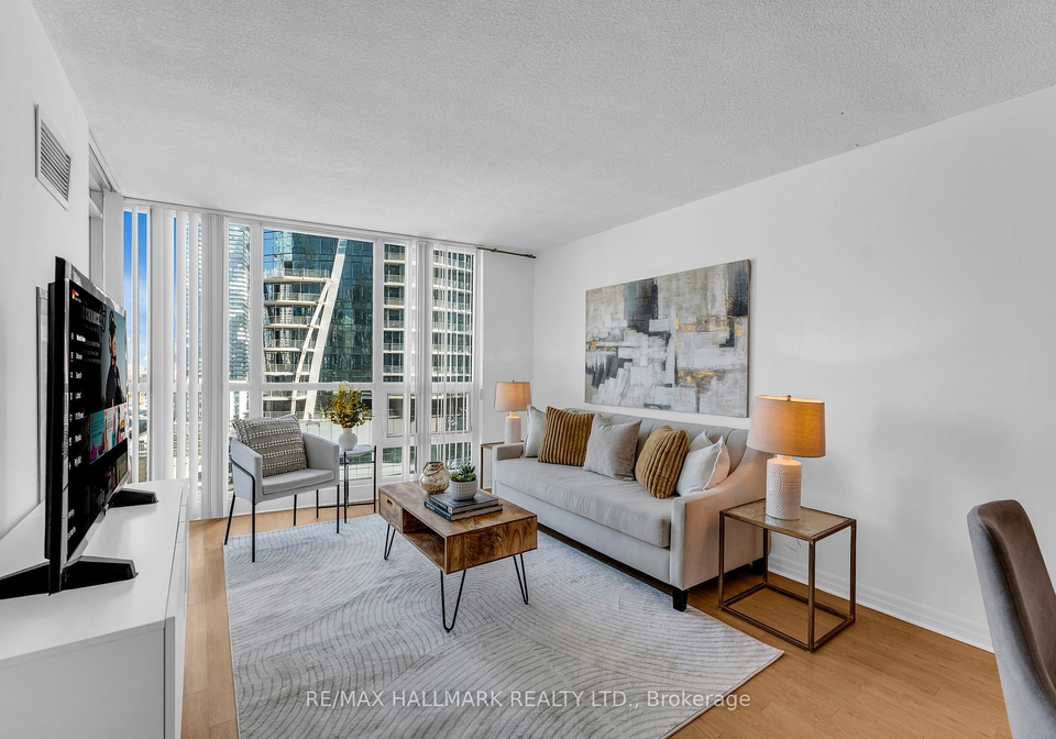 16-yonge-street-toronto-ontario-c13002910