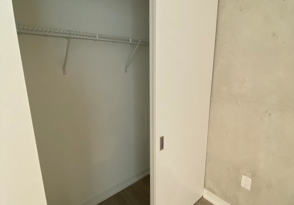 195-mccaul-street-toronto-ontario-c13002958