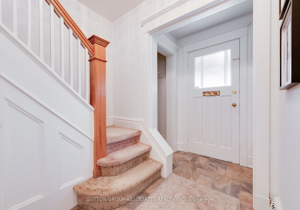 131-pinewood-avenue-toronto-ontario-c13003030