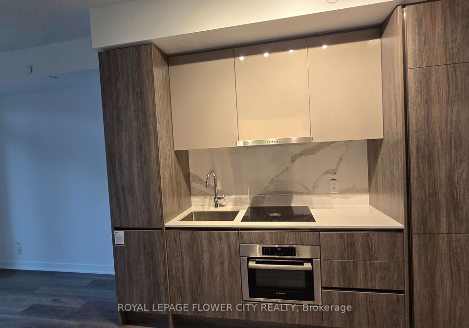 180-front-street-e-toronto-ontario-c13003246
